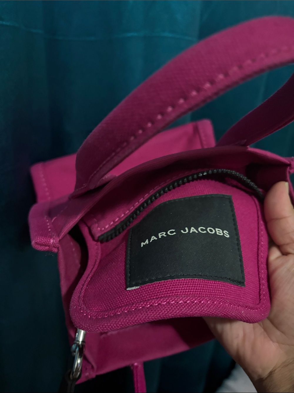 Marc Jacobs Hot Pink Canvas Mini Tote with Black Strap EUC - Picture 3 of 6